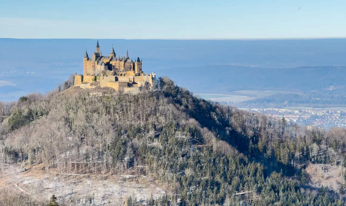 Ausblick vom Wintermärchen Premiumwanderweg: Burg Hohenzollern
