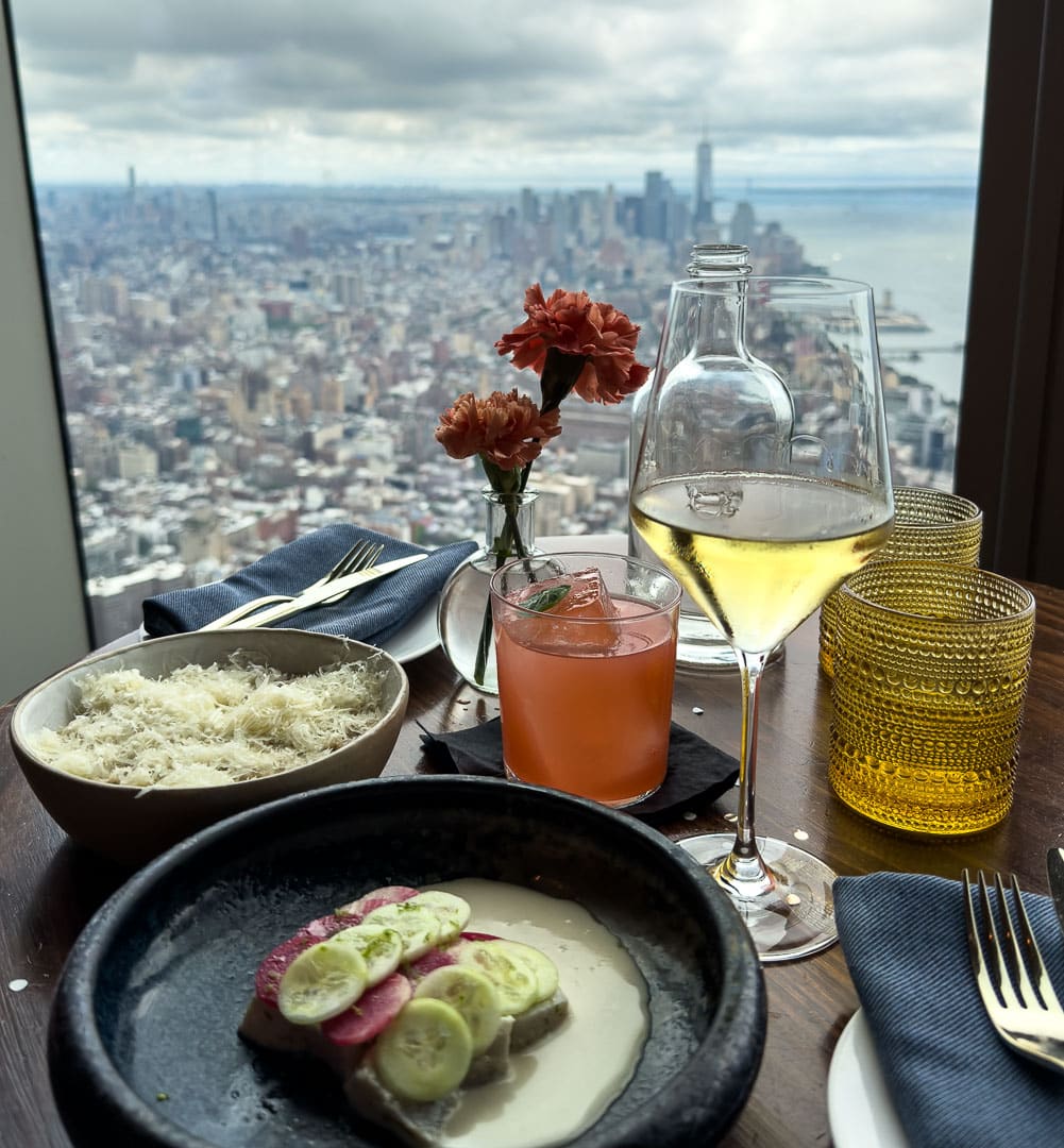 Lunch im The Edge Peak the Priceless