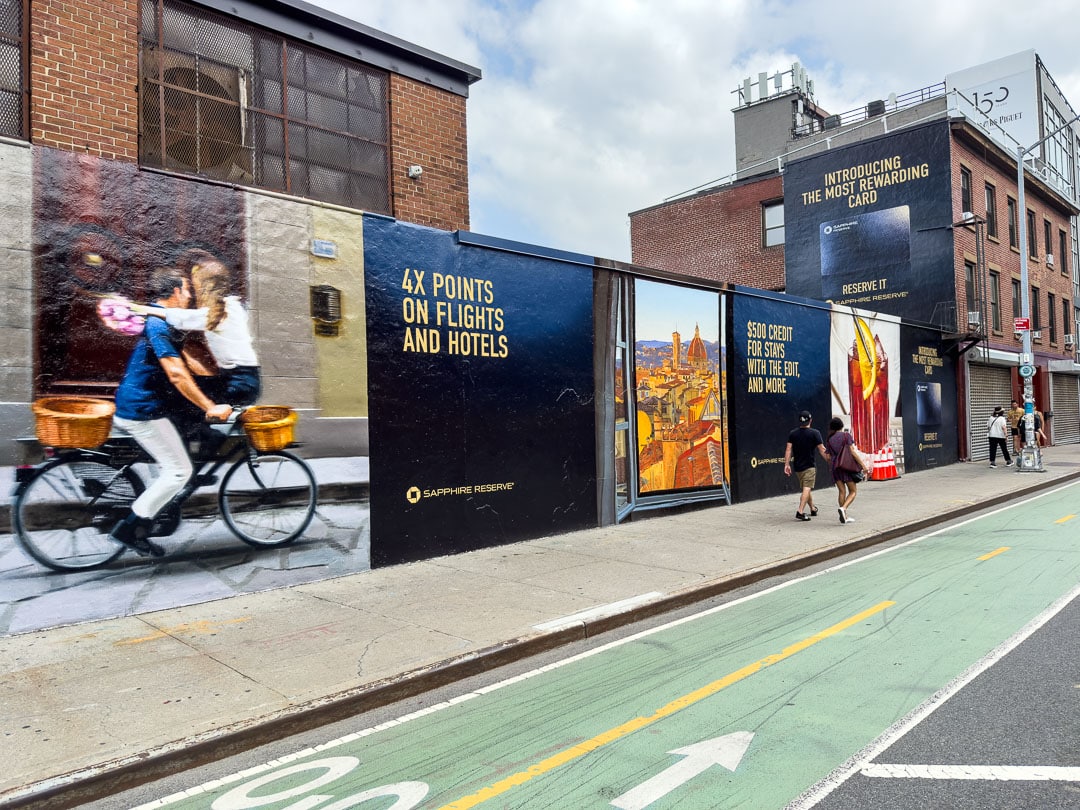 Diese Werbeanzeigen in Brooklyn sind von Hand gemalt – wie Gemälde