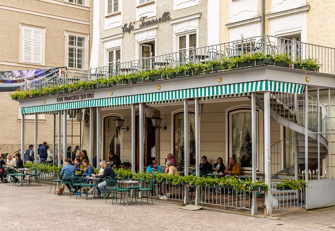Eine Salzburger Institution: Café Tomaselli am Alten Markt