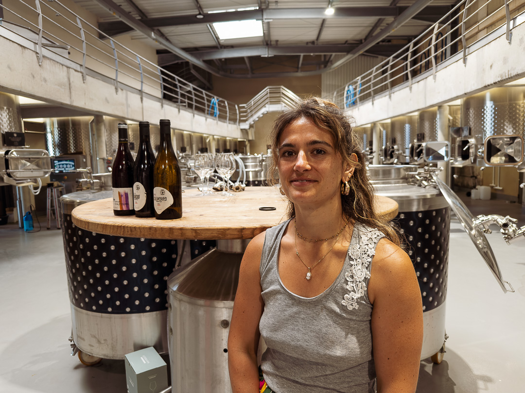 Élodie Gassiolle erforscht im Atelier des Cépages vergessene Rebsorten und ihr Potenzial für die Zukunft. In kleinen Mengen entstehen hier Weine, die zeigen, was in alten Sorten steckt.